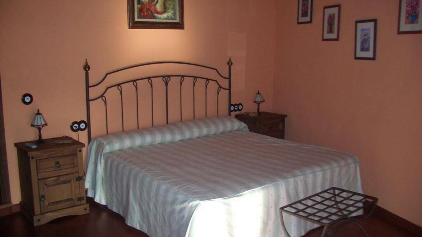 أوتل رورال لا فونتانيلا