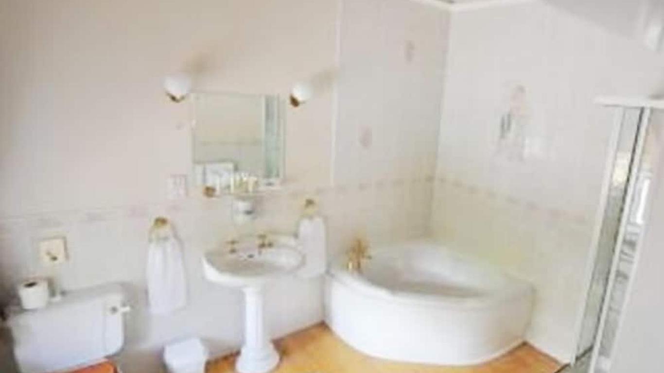 OYO Dunmar House Hotel