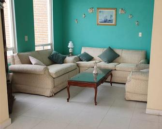 Placid residence at the foot of the mountains - Pachuca - Sala de estar