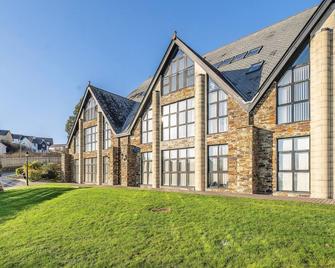 Pochin House Collections - St. Austell - Building