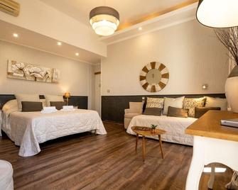 Hotel Restaurant Bellevue - Bormes-les-Mimosas - Chambre