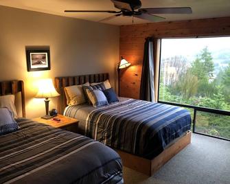 7k sq Ft. on 15 acres. Putting greens & sand trap for golfers & families .brbrbrbrbrbr - Bandon - Bedroom
