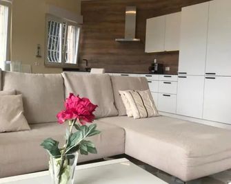 Moderne Ferienwohnung Mit Traumseeblick - Luino