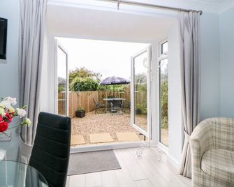 33 The Fairway - Plymouth