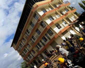Market View Hotel Taveta - Taveta - Building