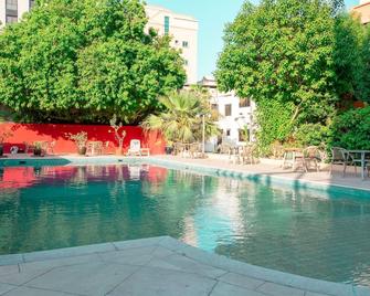 فندق منصوري مانشيانز‎ - المنامة - حوض السباحة