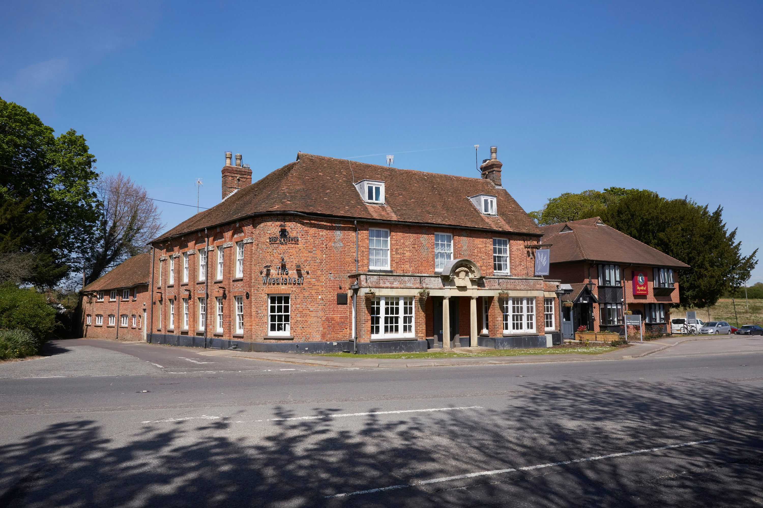 Wheatsheaf by Chef & Brewer Collection - Basingstoke - Building