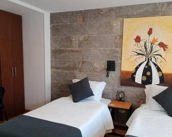 Hotel Posada de Santa Elena - Tunja - Bedroom