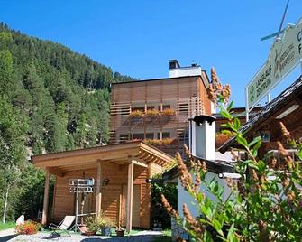 Hotel Restaurant Waldheim - Martell - Gebouw
