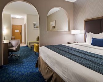 Best Western Plus Tulsa Inn & Suites - Tulsa - Chambre