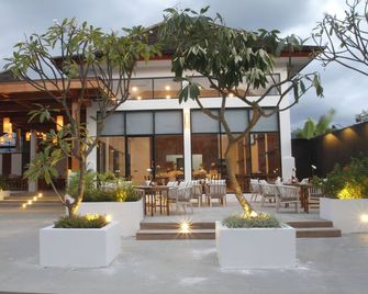 Mount Inle Hotel & Resorts - Nyaungshwe - Patio