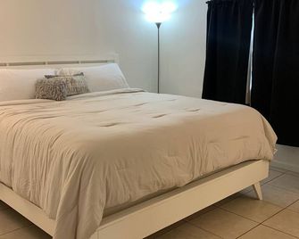 2-bedroom townhouse in fantastic Lauderhill, Kings - Lauderhill - Chambre