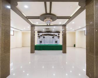 Capital O Aditya Grand - Guntūr - Lobby