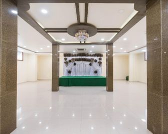 Capital O Aditya Grand - Guntūr - Lobby