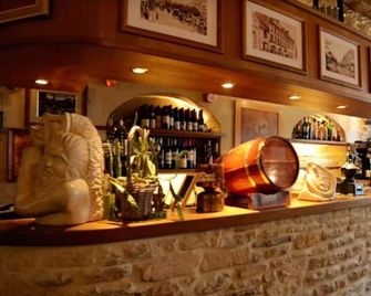 Hostellerie Saint Martin- Logis Hôtel et Restaurant - Crepon - Bar