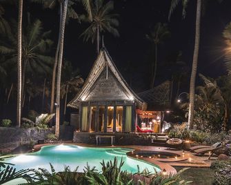 Absolute Beachfront Romantic Villa Laut - Tabanan - Zwembad