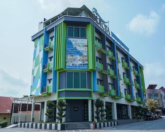 Aurora Boutique Hotel - Bahau - Building