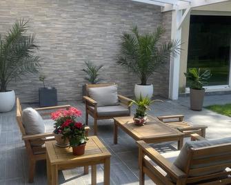 Beautiful Contemporary House In The Fontainebleau Forest - Noisy-sur-École - Patio
