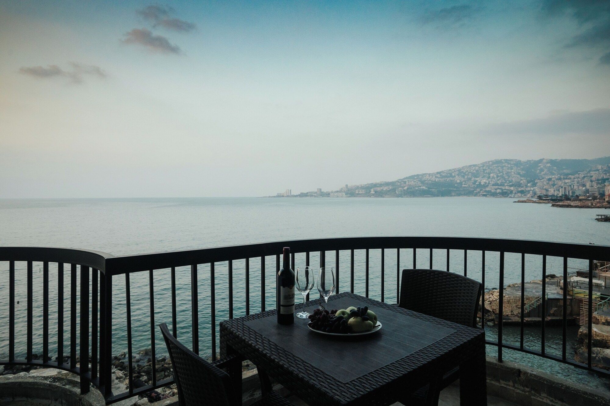 Holiday Suites Hotel & Beach Resort - Jounieh - Balcony