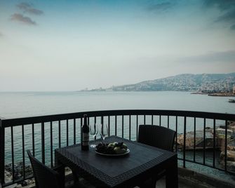 Holiday Suites Hotel & Beach Resort - Jounieh - Balcony