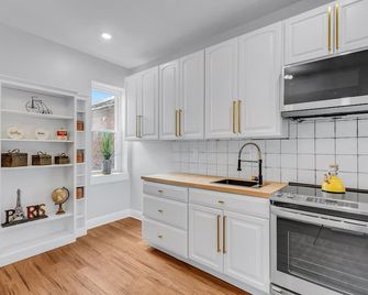 Brewerytown Balcony Retreat 2br Haven - Philadelphia - Cucina