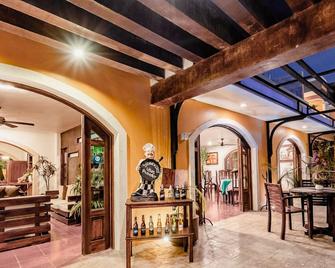 El Zaguán Colonial by GuruHotel - Valladolid - Resepsjon