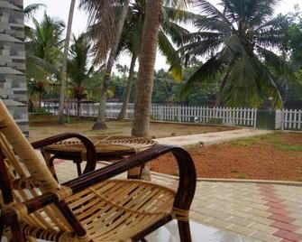 Green Island Resort - Ernakulam - Patio