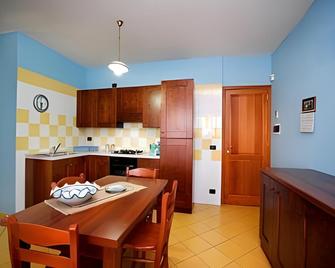 La Chiusa Case Vacanze - Castellammare del Golfo - Kitchen