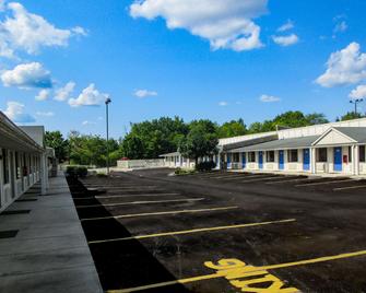 Rodeway Inn - Altoona - Budynek