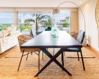 Depto Exclusivo con Vista al Mar, Puerto del Buceo - مونتفيديو (اوروغواي) - غرفة طعام