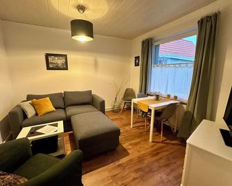 Ferienwohnung Kleine Hafenperle - Varel - Wohnzimmer