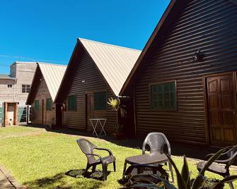 Cabanas Merale Excelente Ubicacion - Puerto Iguazú - Patio