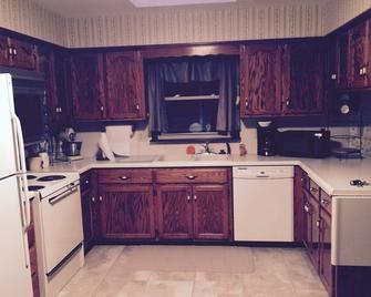 Additional Bedroom(s) and Bath for Westwind House - Lee's Summit - Kitchen
