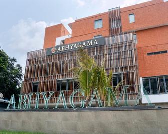 Abhyagama Hotel - ديغا - مبنى