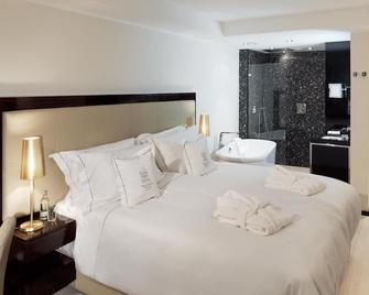 Boutique Hotel Villa am Ruhrufer Golf & Spa - Mülheim - Bedroom