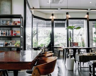 S 2 Modern Boutique Hotel - Vientiane