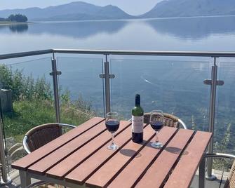 Waterfront Lodge 7 with Hot Tub - Appin - Balcony