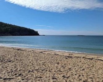Somes Pond Island Cottage - Mount Desert - Playa