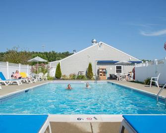 Flagship Inn and Suites - Boothbay Harbor - Pool