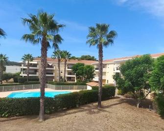L'azureenne Vue Sur Piscine - La Seyne-sur-Mer - Pool