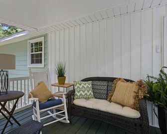 Cottage located on a peaceful cove on Lake Hartwell. Near Clemson and Anderson! - Anderson - Binnenhof