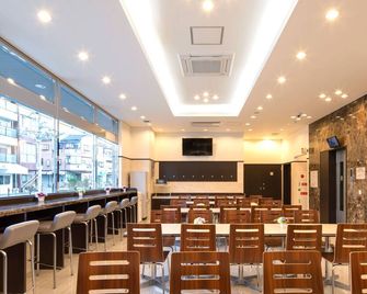Toyoko Inn Osaka Kyobashi Sakuranomiya - Osaka