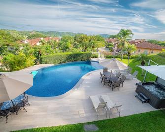 Stay In Costa Rica - Los Sueños Rentals - Herradura - Pool