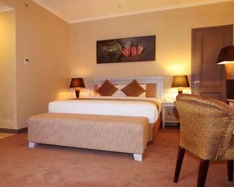 Hotel Dafam Semarang - Semarang - Quarto