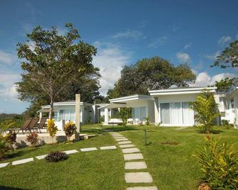 Adeluna Luxury Villas - Montezuma - Edificio
