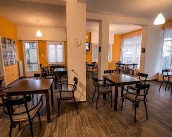 The Holy Rock - Hostel at meteora - Kalabaka - Restaurante