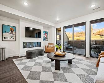 Our Suite Mountain Haven Pt C104 Wkly Disc - Eden - Living room