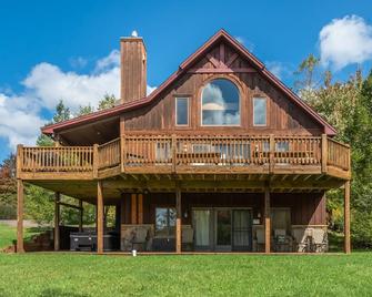 Coppertop Lodge 4 Bedroom House - McHenry - Building