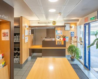 B&B HOTEL Bayonne - ביון - דלפק קבלה