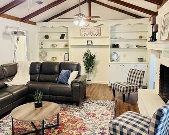 ️the Audubon House At The Rez️ - Ridgeland - Living room